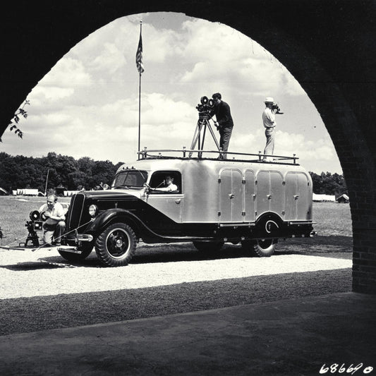 1937 Ford Photographic generating truck  0401-0844