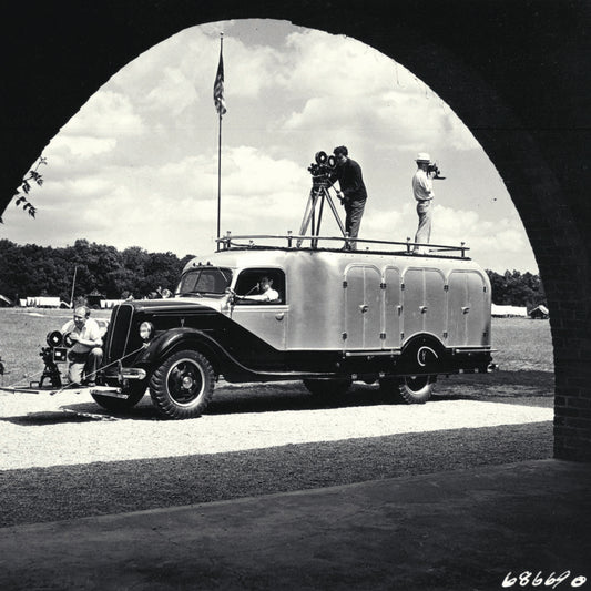 1937 Ford Photographic generating truck  0401-0844