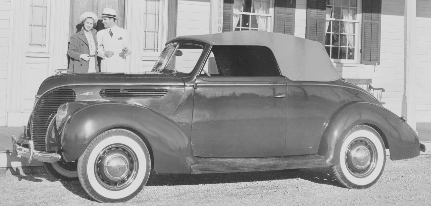 1938 Ford Convertible Club Coupe  0401-0851