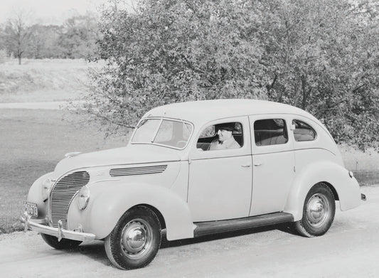 1938 Ford DeLuxe Fordor Sedan  0401-0853