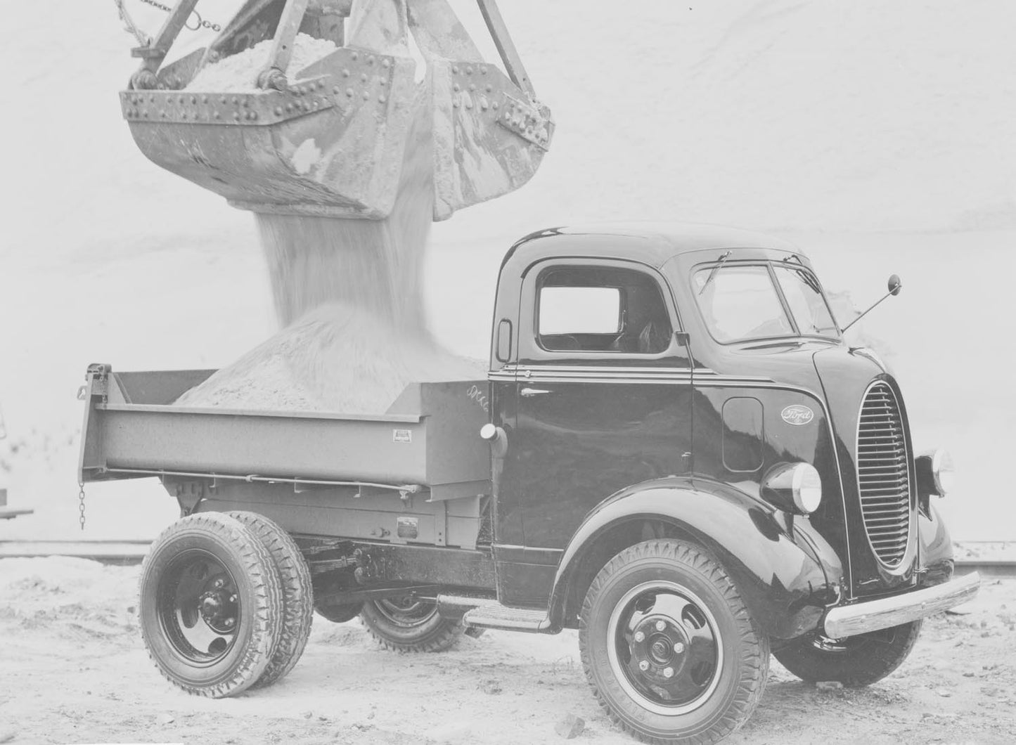1939 Ford Cab Over Engine dump truck  0401-0857
