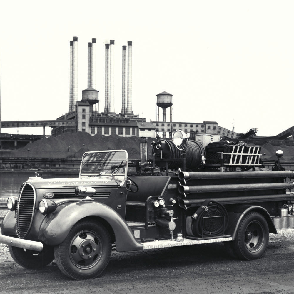 1939 Ford fire truck at Rouge Complex in 1951 0401-0860