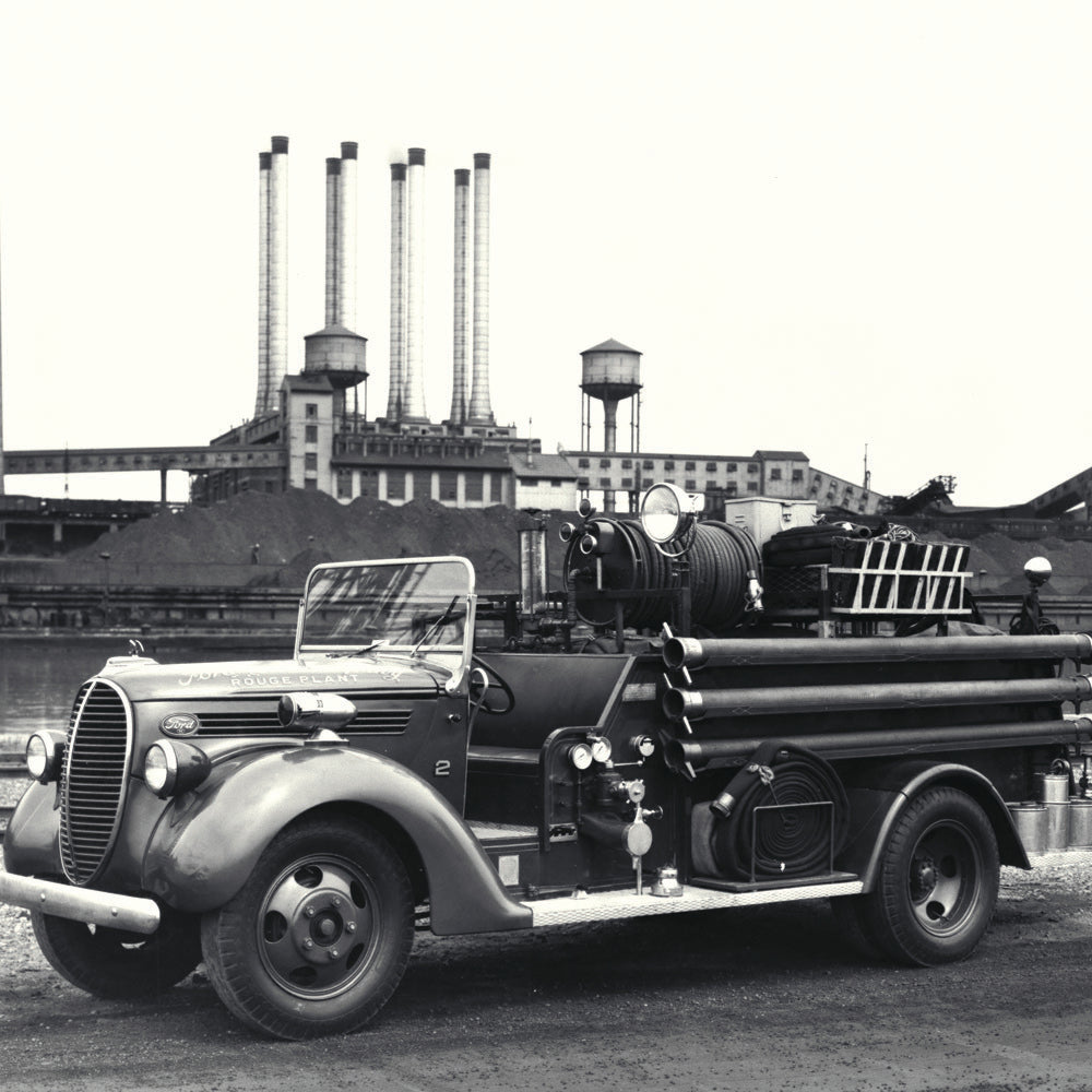 1939 Ford fire truck at Rouge Complex in 1951  0401-0860