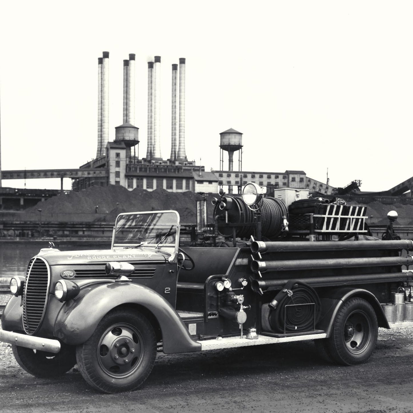 1939 Ford fire truck at Rouge Complex in 1951  0401-0860