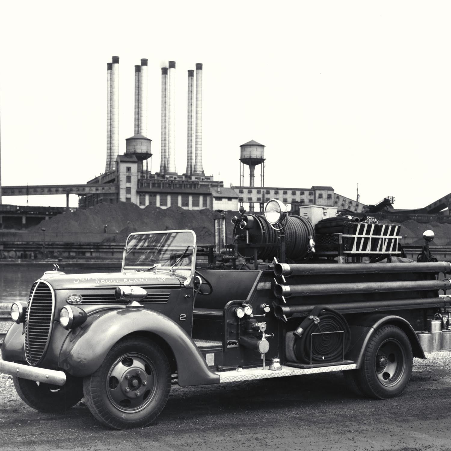 1939 Ford fire truck at Rouge Complex in 1951  0401-0860