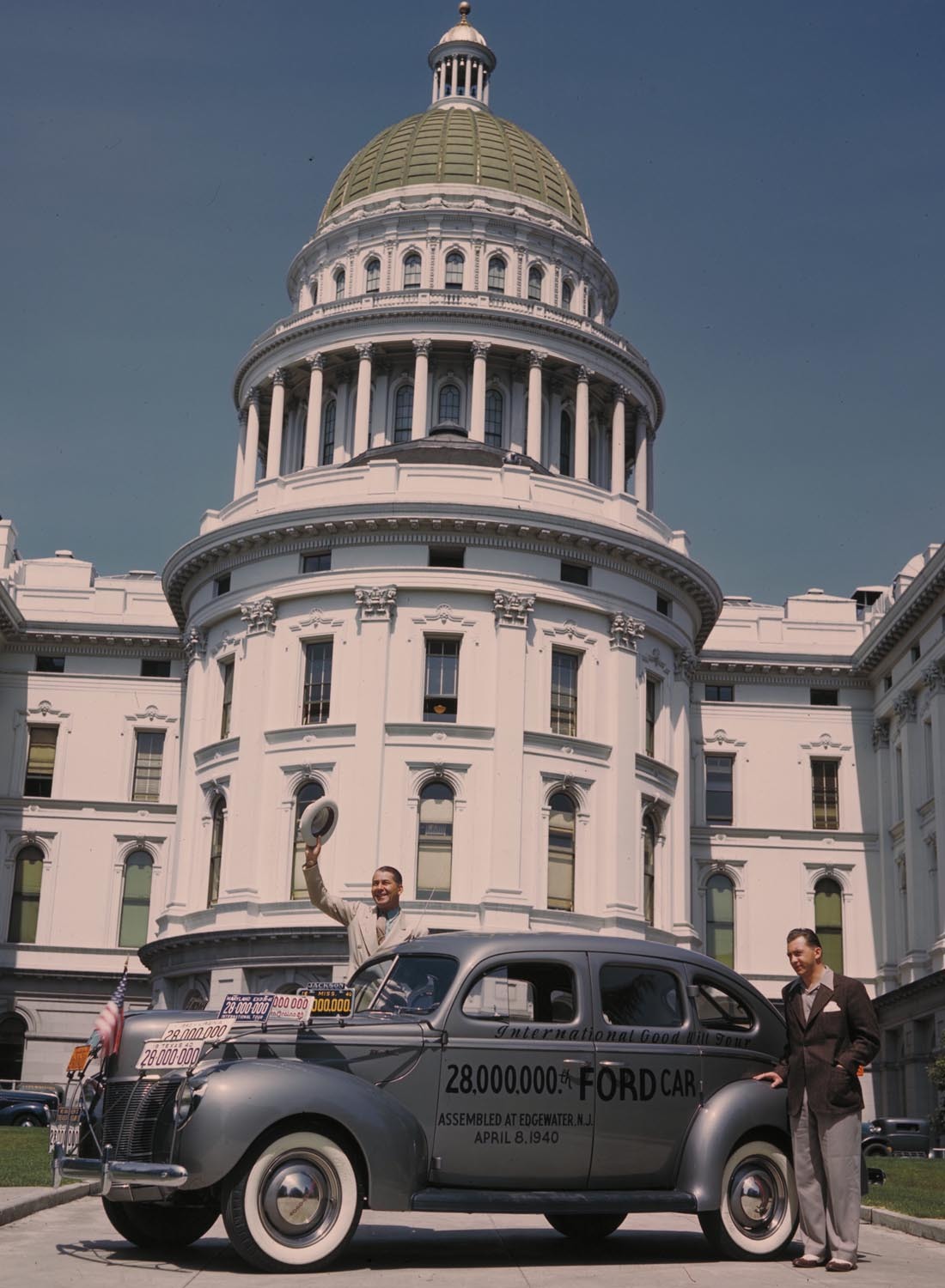1940 Ford 28 Millionth car produced  0401-0868