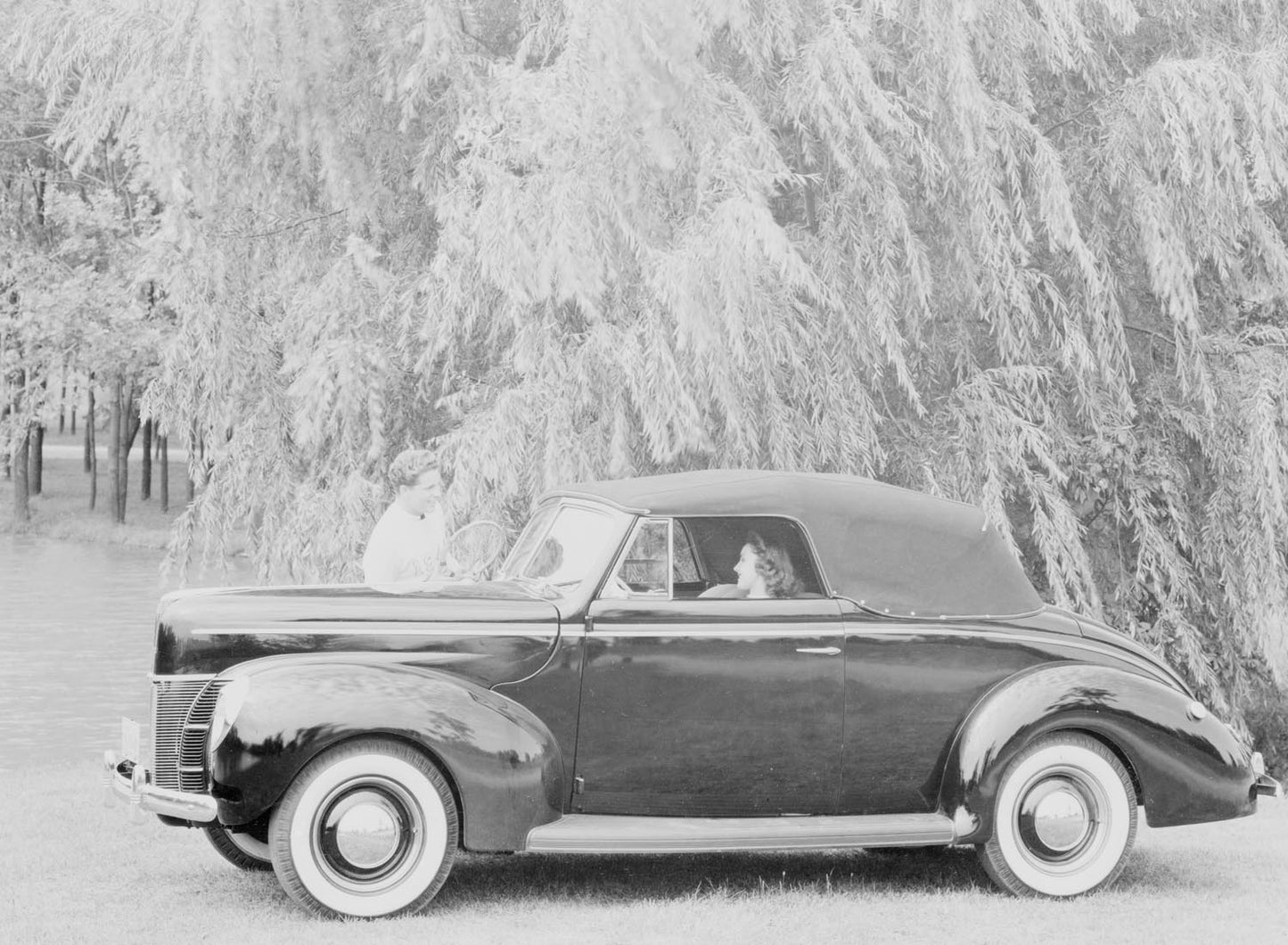 1940 Ford DeLuxe Convertible Coupe  0401-0877