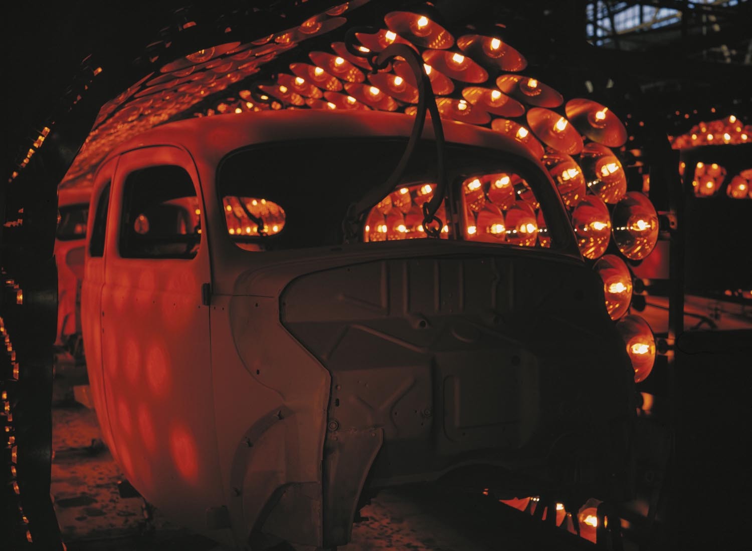 1940 Ford Rouge B Building paint drying operation  0401-0885