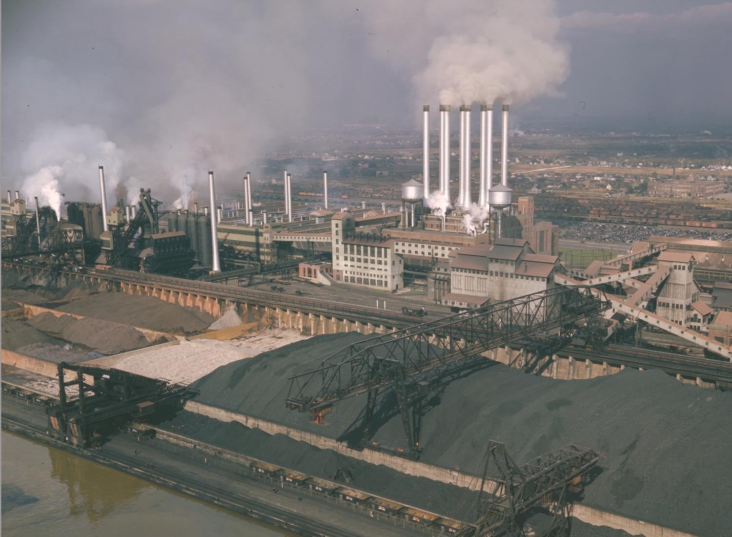 1940 Ford Rouge Complex ore bins  0401-0888