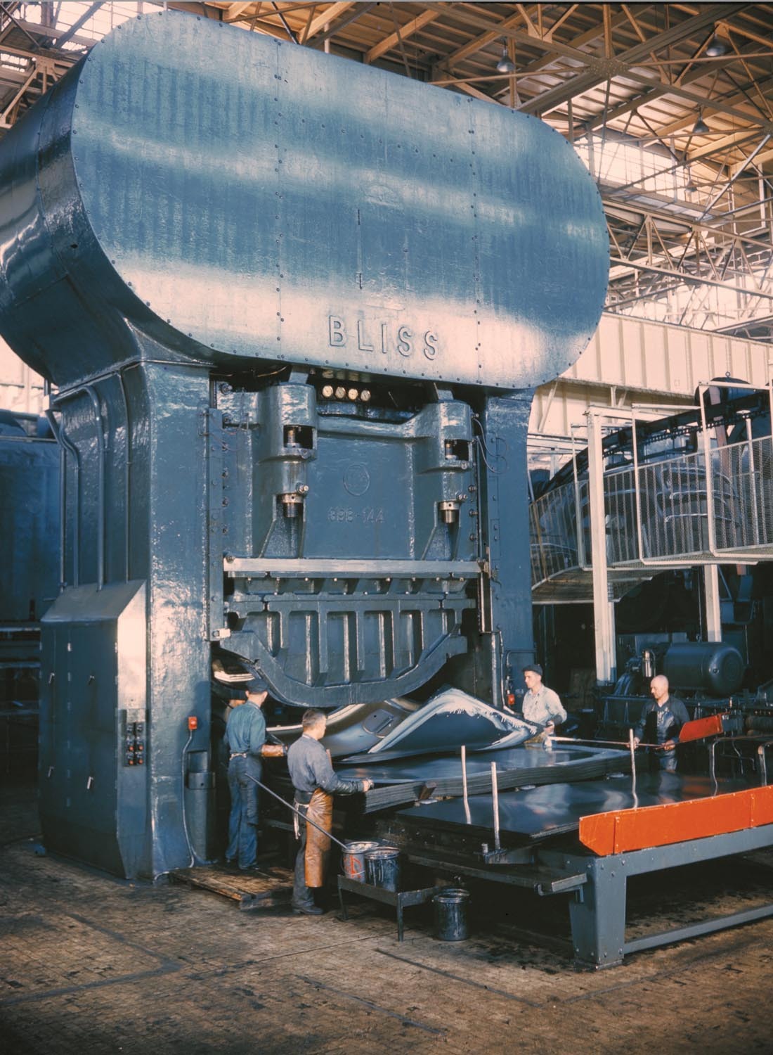1940 Ford Rouge Stamping Plant operations  0401-0891