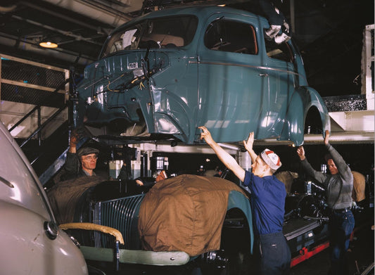 1940 Ford Standard Sedan body installation 0401-0893