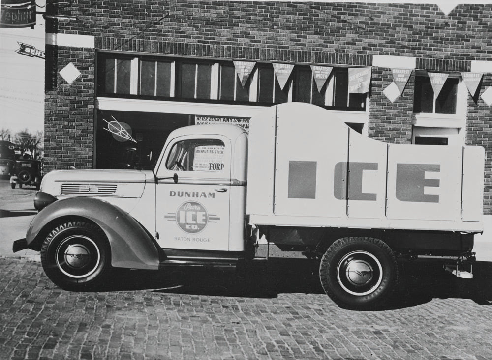1941 Ford ice truck  0401-0901