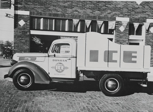 1941 Ford ice truck  0401-0901