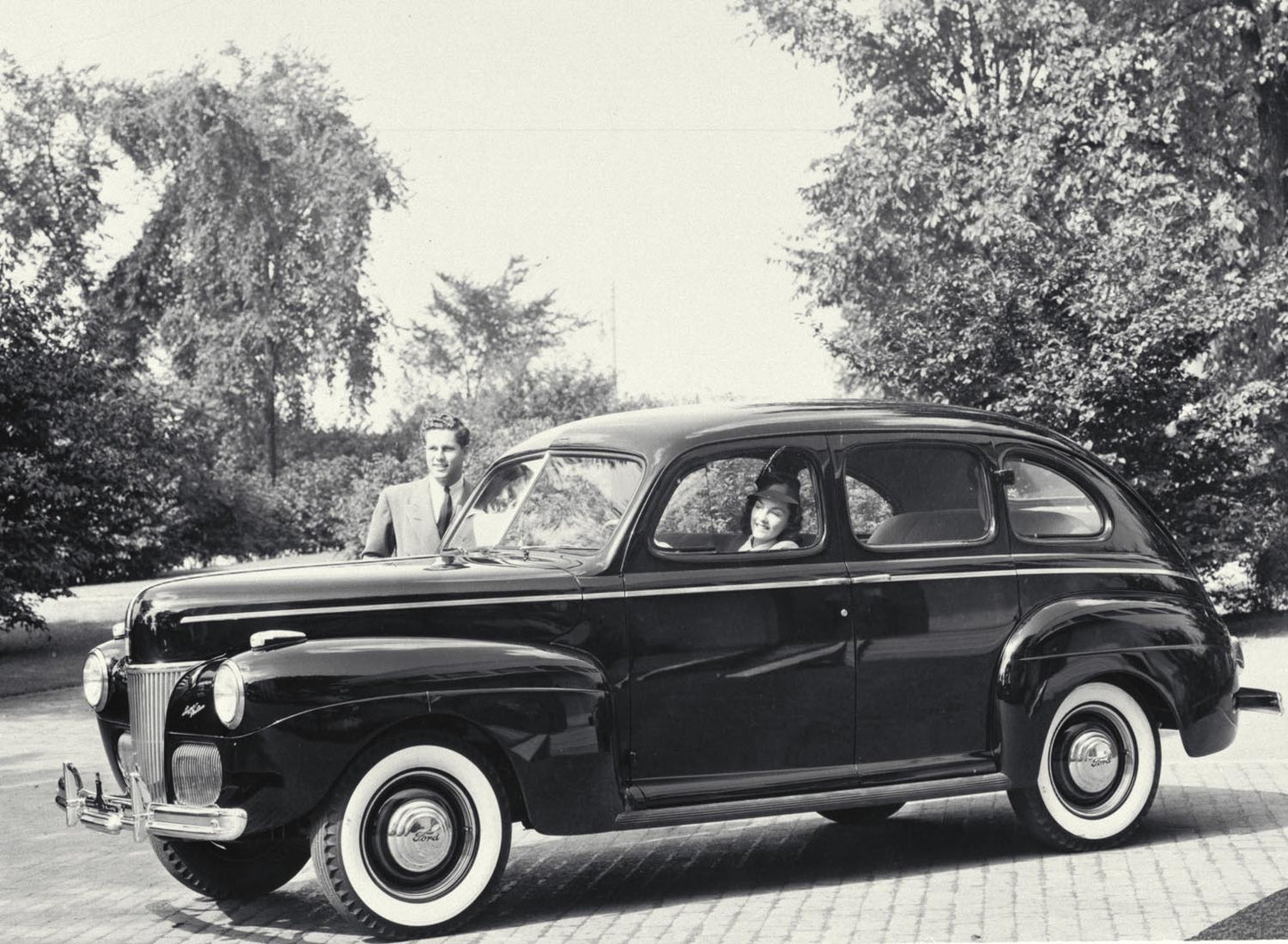 1941 Ford Super DeLuxe Fordor Sedan  0401-0905