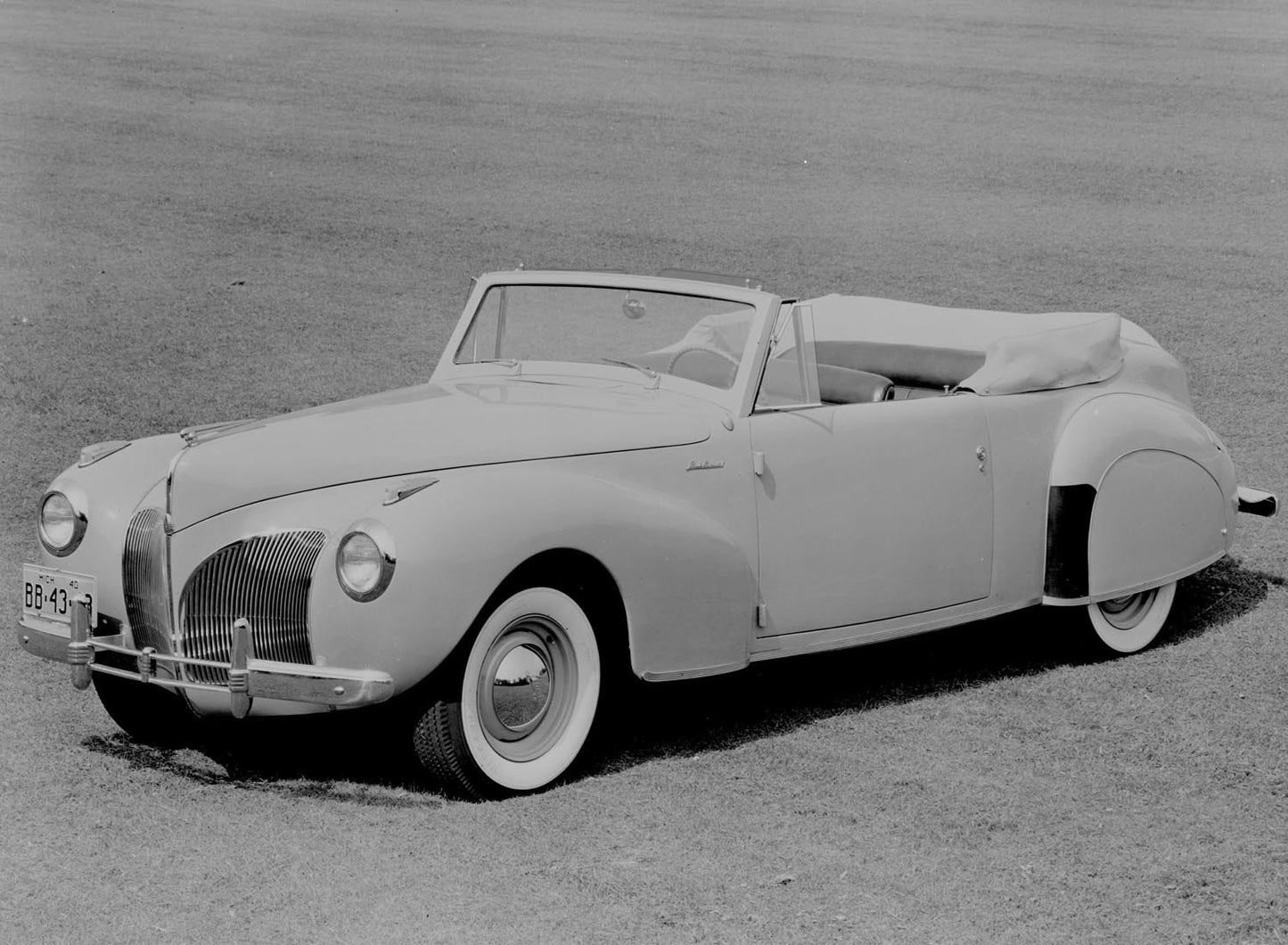 1941 Lincoln Continental Cabriolet  0401-0910