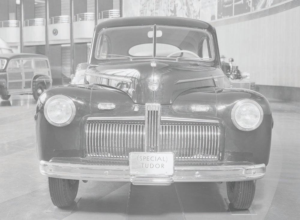 1942 Ford (Special) Tudor Sedan  0401-0914