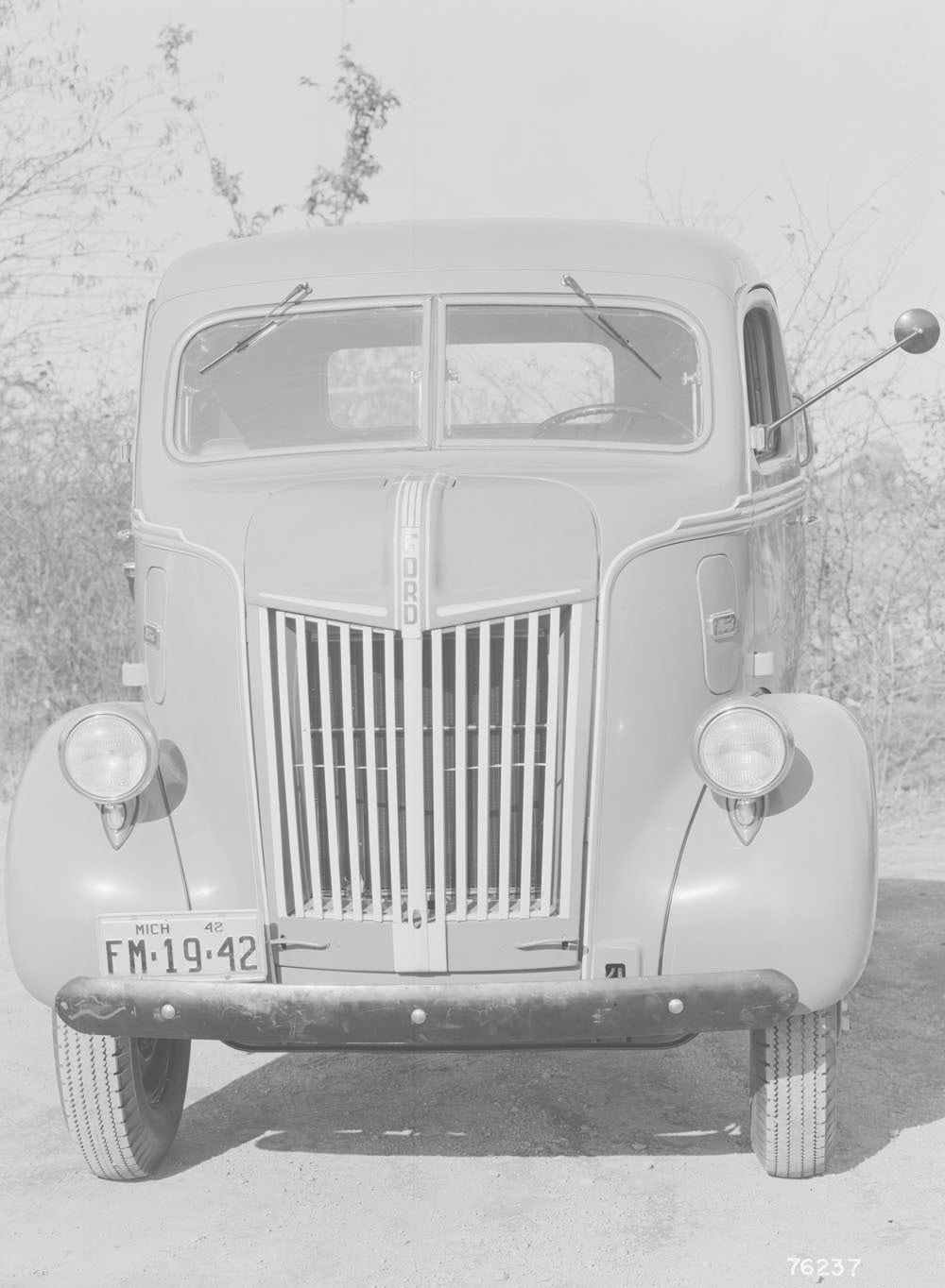 1942 Ford Cab Over Engine truck  0401-0915