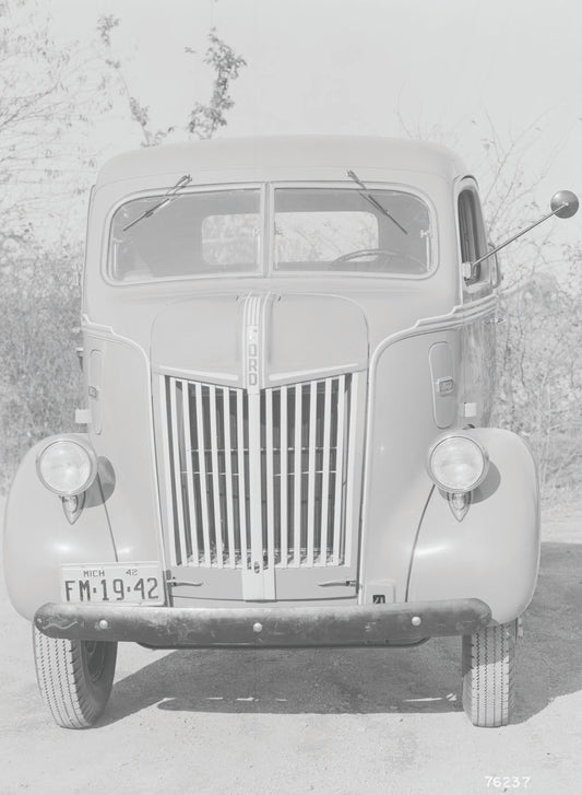 1942 Ford Cab Over Engine truck  0401-0915