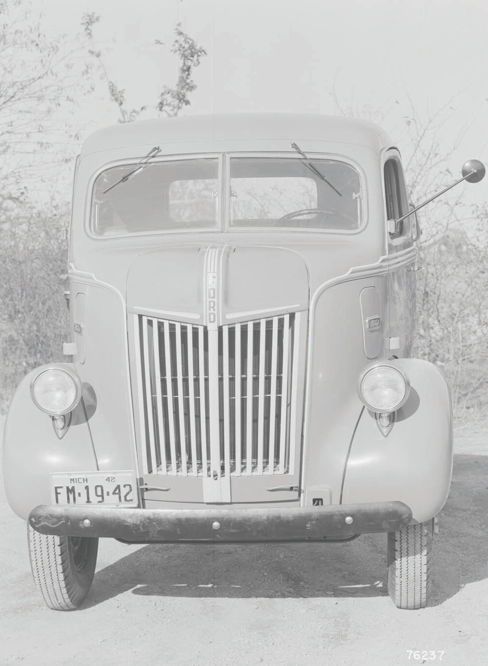 1942 Ford Cab Over Engine truck  0401-0915
