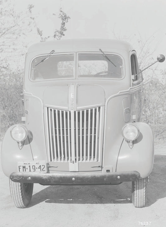 1942 Ford Cab Over Engine truck  0401-0915