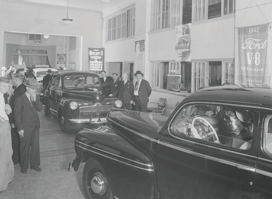 1942 Ford dealership Bob Ford Inc  0401-0917