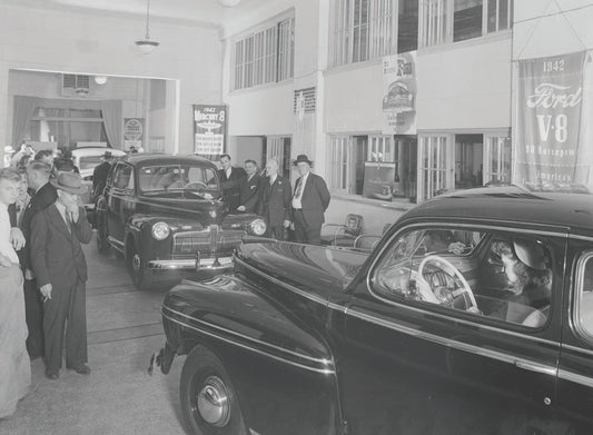 1942 Ford dealership Bob Ford Inc  0401-0917