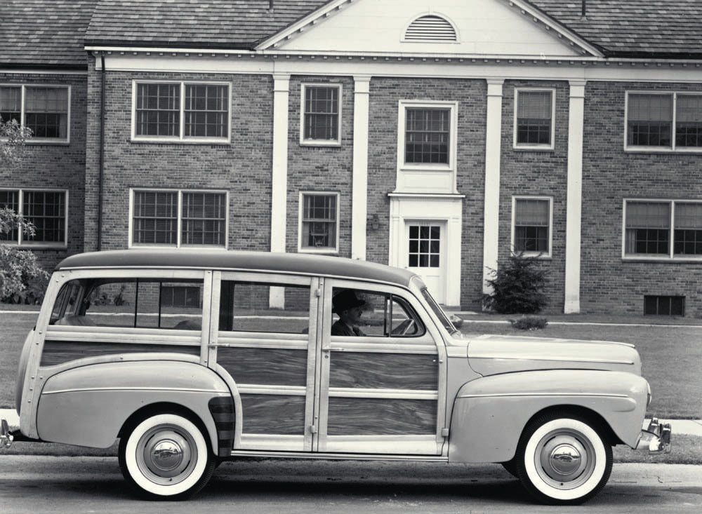 1942 Ford Station wagon  0401-0934