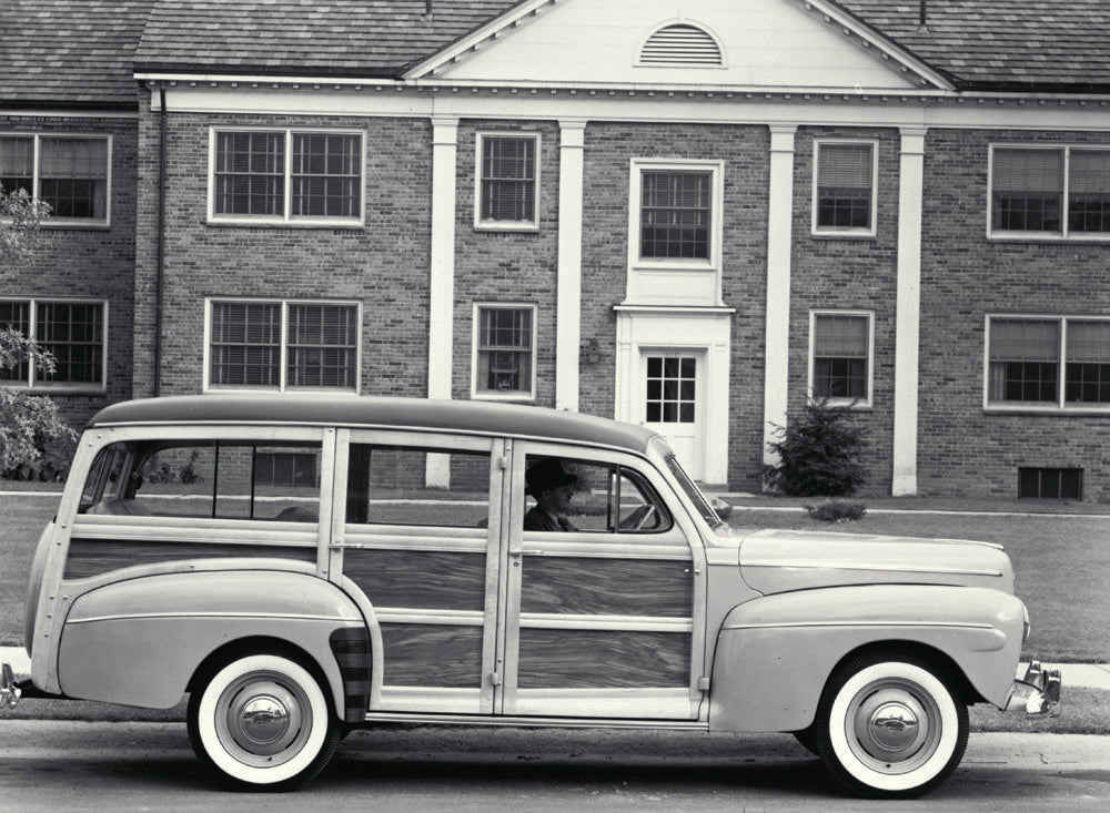 1942 Ford Station wagon  0401-0934