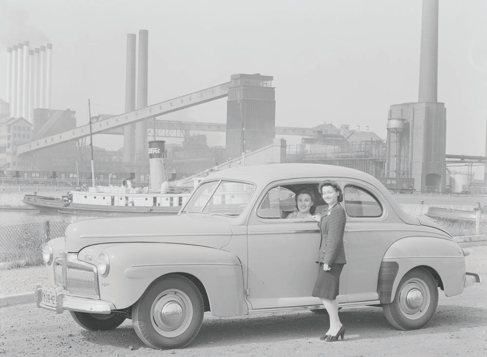 1942 Ford Super DeLuxe Coupe  0401-0936