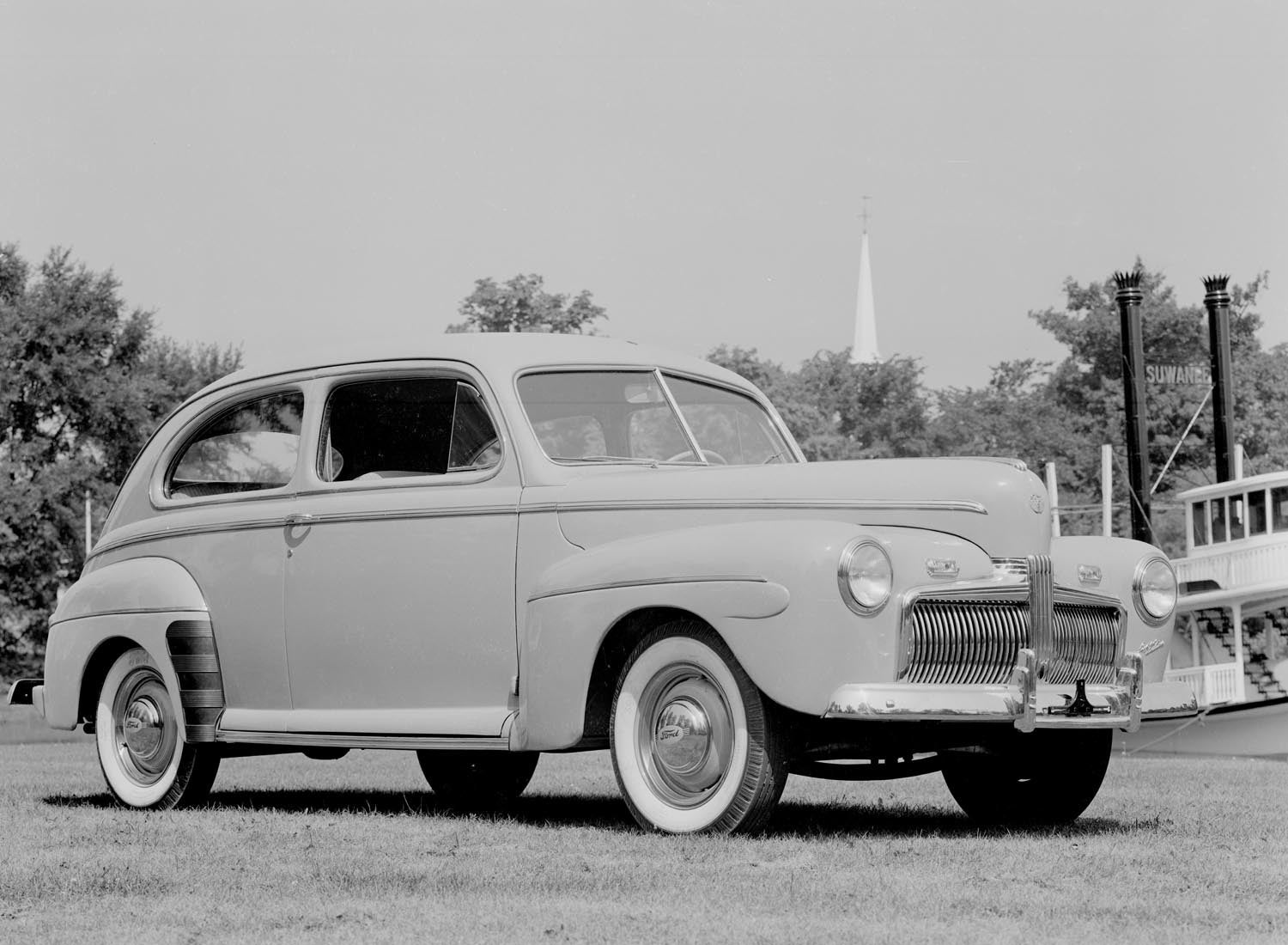 1942 Ford Super DeLuxe  0401-0943