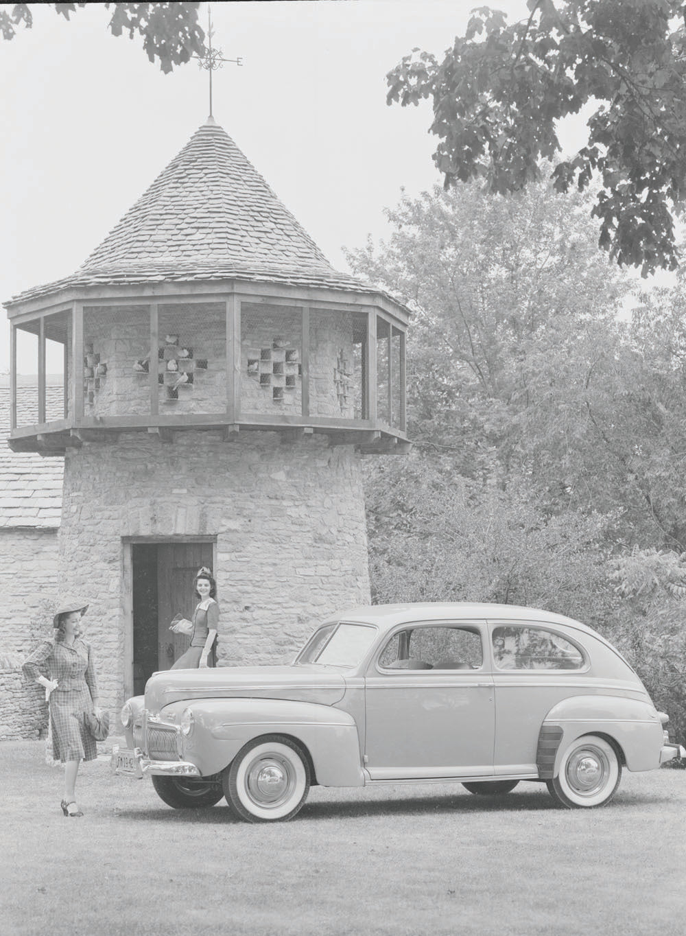 1942 Ford Super DeLuxe  0401-0944