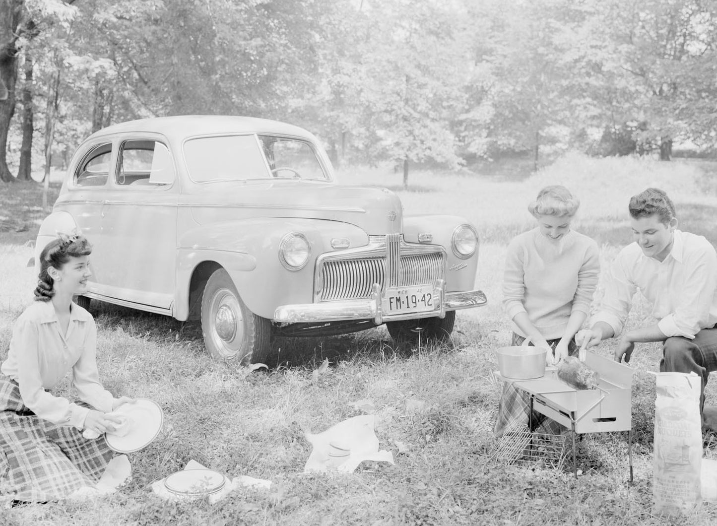 1942 Ford Super Deluxe  0401-0946