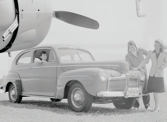 1942 Ford Super Deluxe  0401-0947