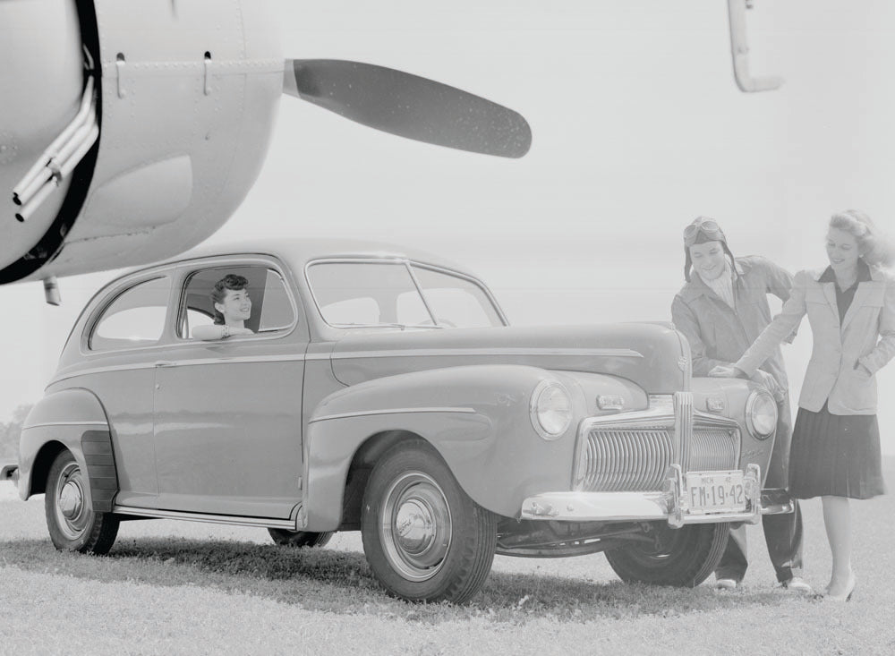 1942 Ford Super Deluxe  0401-0947