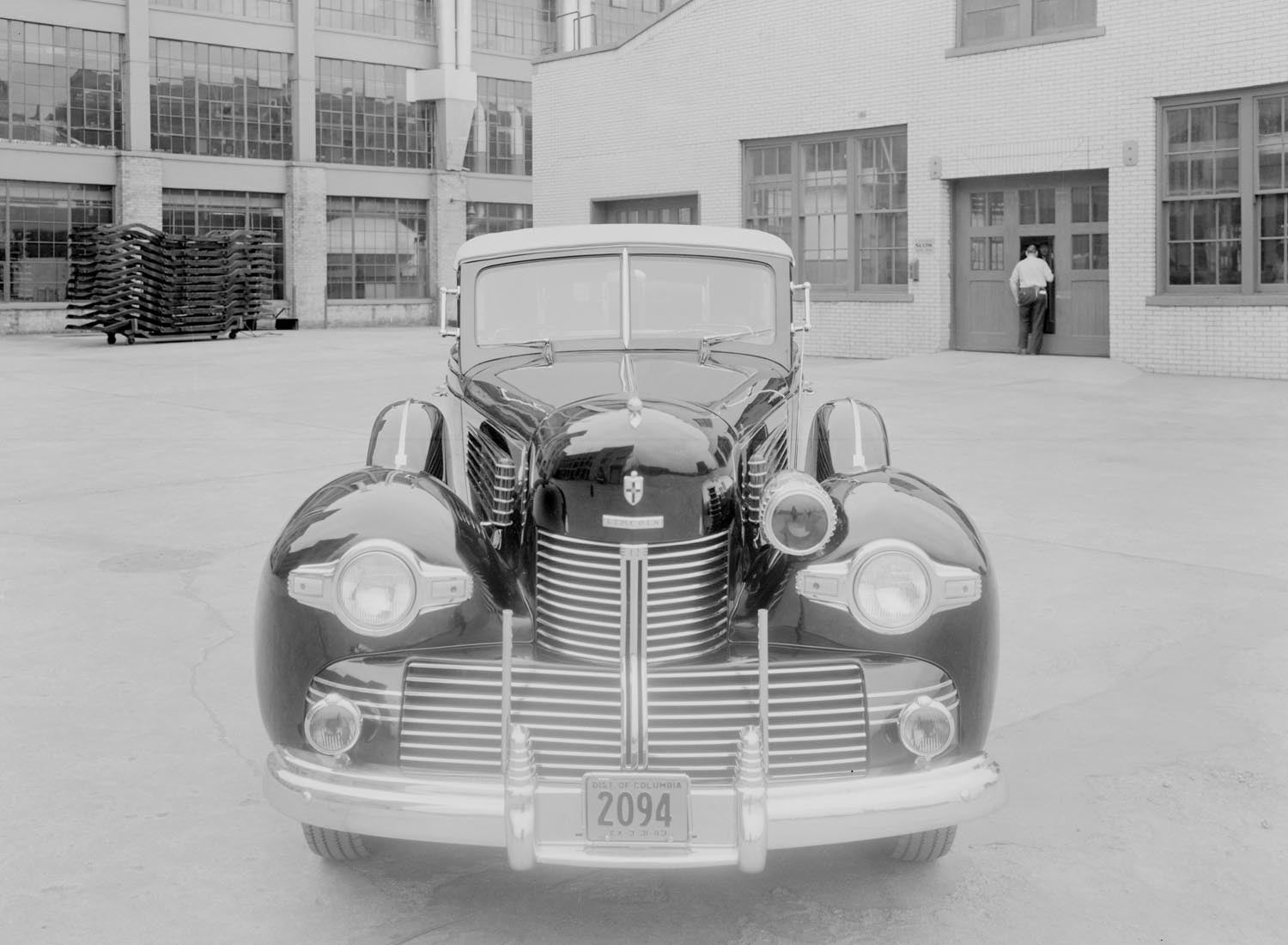 1942 Lincoln armored Presidental car  0401-0952