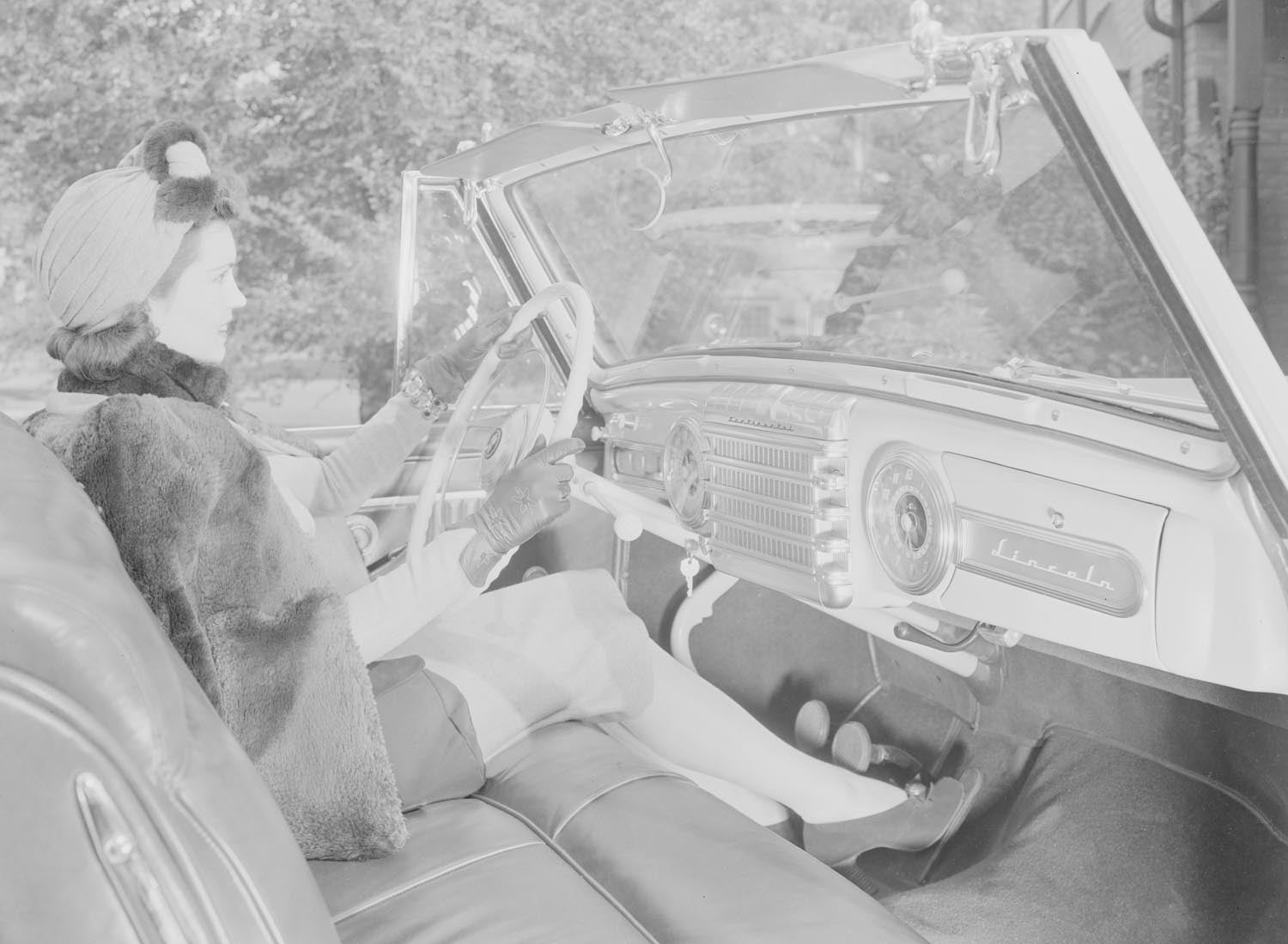 1942 Lincoln Continental Cabriolet interior  0401-0954