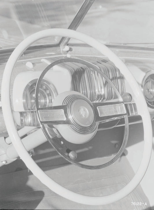1942 Mercury steering wheel  0401-0968