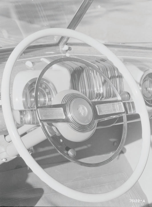 1942 Mercury steering wheel  0401-0968