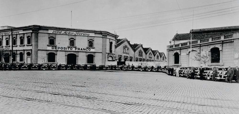 1943 Ford facility Barcelona Spain  0401-0976