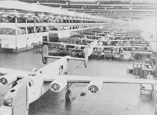 1943 Ford Willow Run Plant bomber production  0401-0983