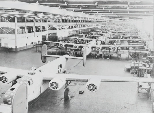 1943 Ford Willow Run Plant bomber production  0401-0983
