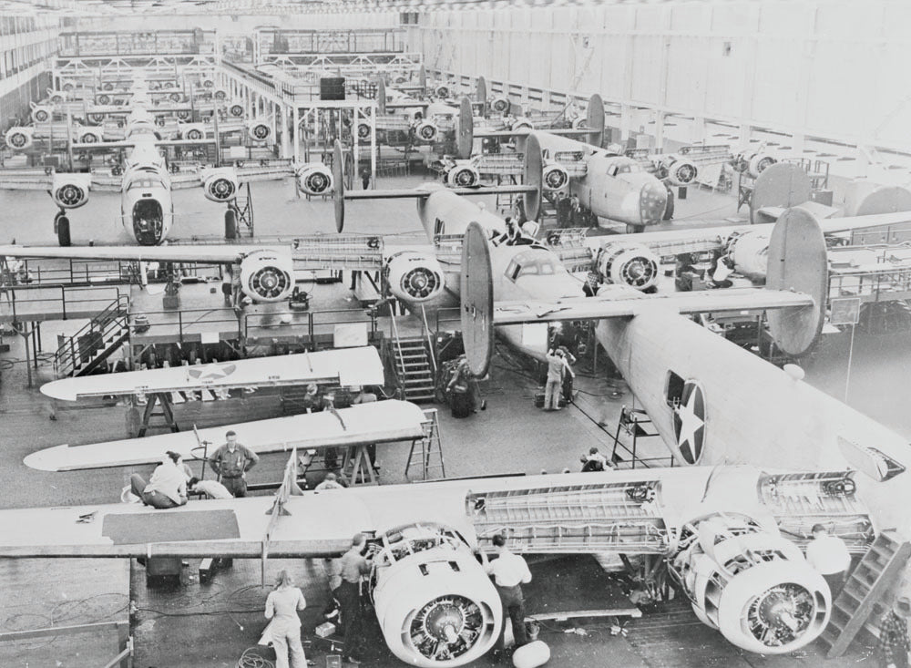 1943 Ford Willow Run Plant bomber production  0401-0984