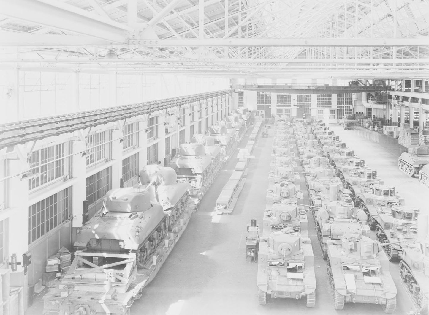 1943 Richmond California Branch tanks awaiting shi  0401-0987