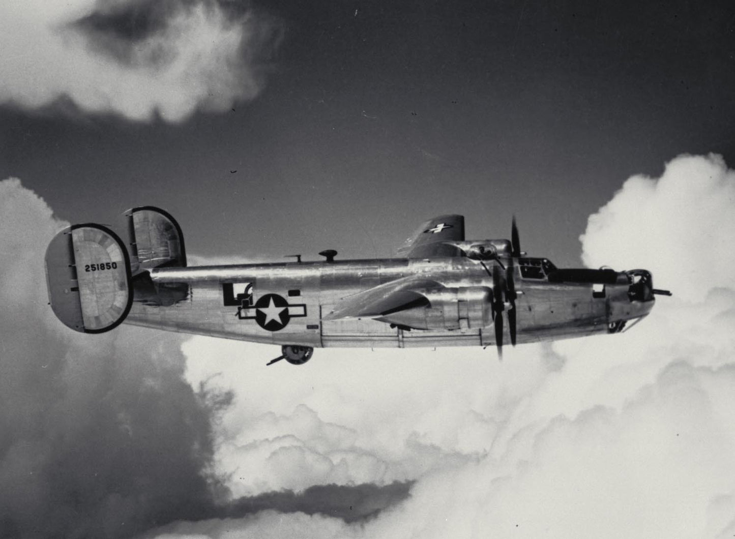 1944 B 24 bomber  0401-0995