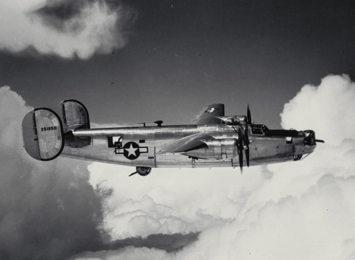 1944 B 24 bomber  0401-0995