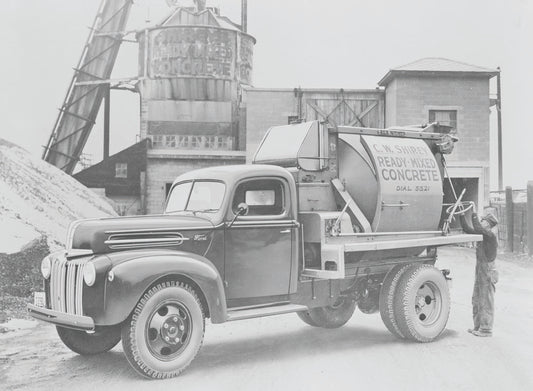 1946 Ford two ton truck with cement mixer 0401-1018