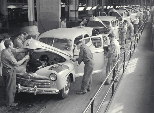 1947 Ford Rouge Plant final line 0401-1071