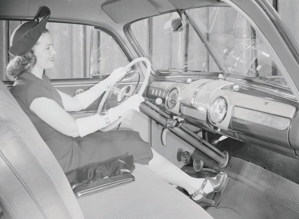 1947 Ford Tudor Sedan interior 0401-1075