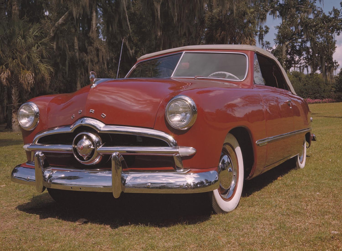 1949 Ford convertible  0401-1123