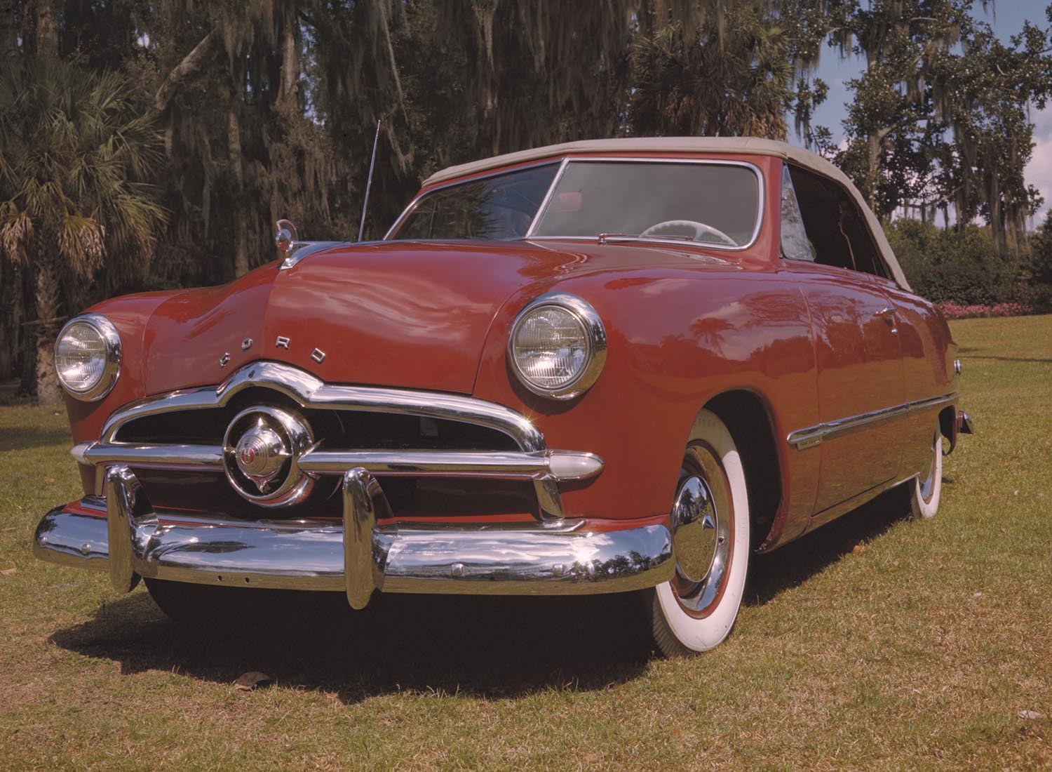 1949 Ford convertible  0401-1123